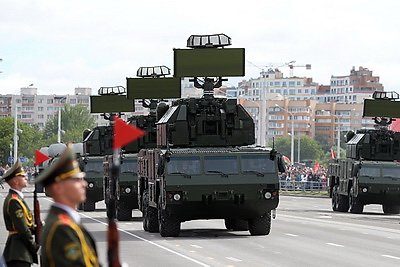 Военный парад в честь Дня Независимости прошел в Минске