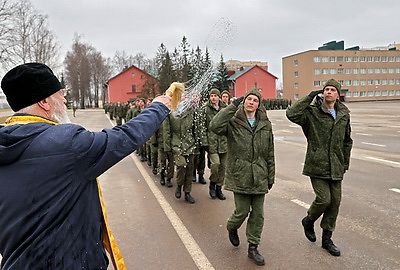 Новую военную технику передали витебским и брестским десантникам