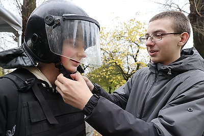 Витебские школьники побывали в войсковой части 5524