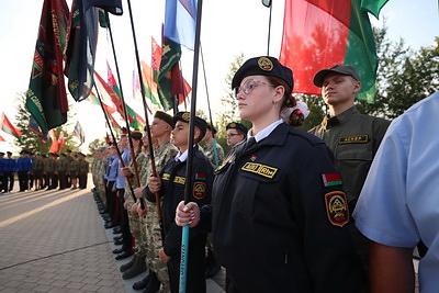 Траурный митинг и молитва состоялись у монумента \"Врата памяти\" в Тростенце