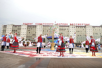 День национальных культур стран - участниц ШОС проходит на \"Славянском базаре\"