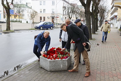 В регионах Беларуси выражают соболезнования и поддержку россиянам в связи с терактом в подмосковном \"Крокус Сити Холле\"