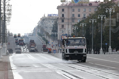 В Минске на проспекте Независимости провели ремонтные работы по укладке асфальта