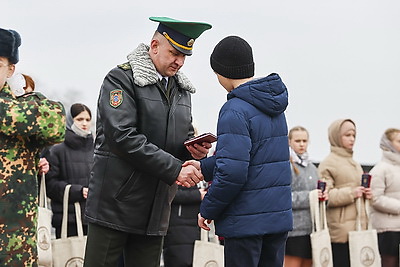 В Брестской крепости школьникам вручили паспорта