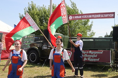 Молодежный проект \"Дорогами Памяти и Славы\" представили на празднике в Александрии