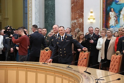 На страже мира и спокойствия. Дворец Независимости в Минске принял самую масштабную экскурсию в истории