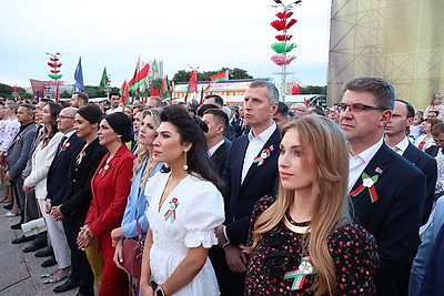 Гала-концерт \"Героям-победителям - память на века!\" проходит в Минске