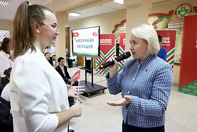 \"Нескучная НЕлекция\": в Пинске проходят встречи с молодежью