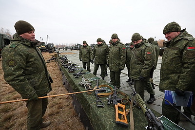 Оперативный сбор командного состава Вооруженных Сил прошел в Слуцке