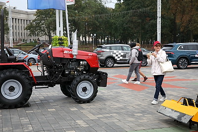 Экспозиция техники и продукции предприятий Минпрома представлена в Минске