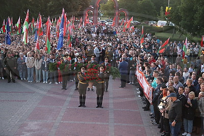 Более 5 тыс. человек собрались во время акции \"Звон скорби\" на Буйничском поле