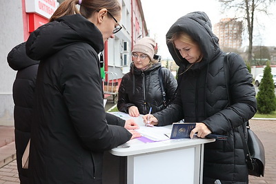 В Беларуси продолжается сбор подписей в поддержку выдвижения кандидатов в Президенты