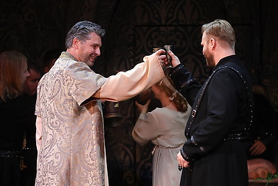 Оперу \"Царская невеста\" показали в Большом театре в память о народном артисте Василии Ковальчуке