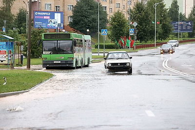 После сильного ливня улицы Слонима оказались под водой