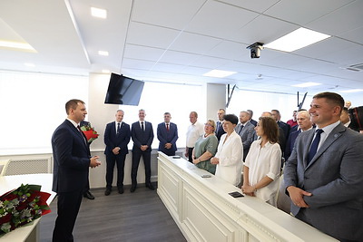 Пархомчик представил коллективу Минпрома нового министра