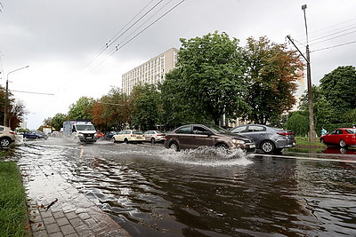 Улицы превратились в реки. Непогода накрыла Минск