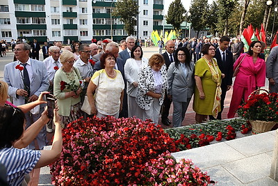 Участники Дня белорусской письменности почтили память защитников и мирных жертв войны