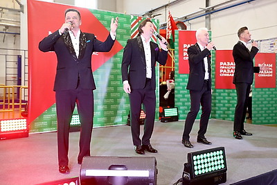 \"Разам працуем, разам спяваем!\": проект \"Марафона единства\" проходит в Барановичах
