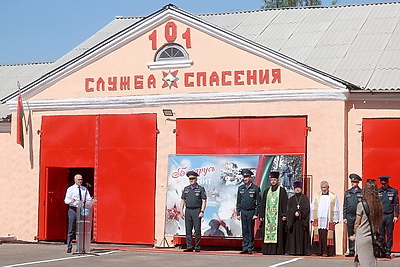 В Щучинском районе торжественно открыли знак в память о расстрелянной в годы ВОВ пожарной дружине