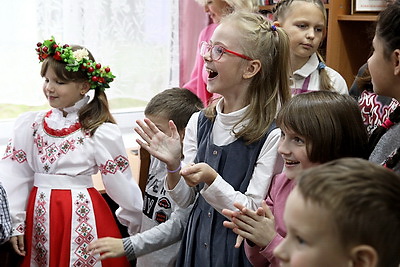 Сергей Лазарев пообщался с детьми социально-педагогического центра в Минске