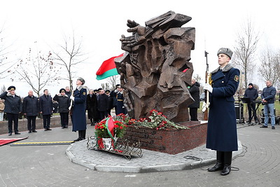 Монумент \"Древо жизни\" в память о жертвах геноцида белорусского народа установили вблизи Брестской крепости