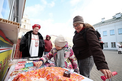 В центре Минска развернулась ярмарка \"Сделано в Тульской области\"