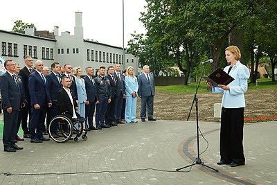 В Бресте открыли монумент \"Живая память благодарных поколений\"