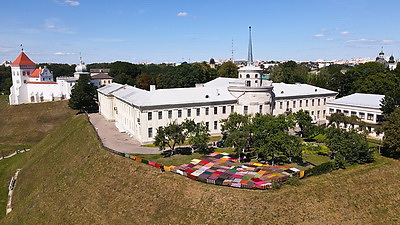 Солнечные ванны для ковров из фонда Гродненского государственного историко-археологического музея