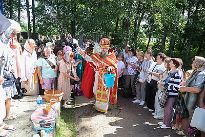 \"Маковей\" празднуют на Голубой кринице в Славгородском районе