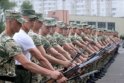 Белорусские военные готовятся к военному параду