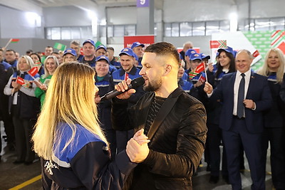 \"Учимся и поддерживаем друг друга\". В гости на \"Мозырьсоль\" приехал комбинат \"Заря\"