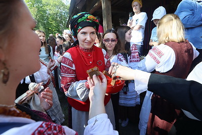 Белорусский народный праздник урожая \"Багач\" отпраздновали в музее Янки Купалы в Вязынке