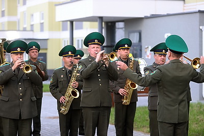 В Гродно сдали жилой дом: в 77 квартир заселятся семьи военнослужащих Гродненской погрангруппы