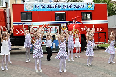 Ростовые куклы, интерактивные площадки: в Витебском областном роддоме прошла встреча \"выпускников\"