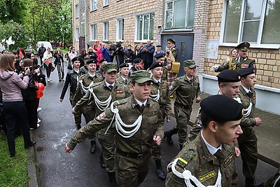 В Могилеве торжественным маршем поздравили ветеранов ВОВ