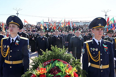 Праздничным шествием начался День Победы в Витебске