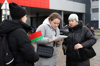 В Беларуси продолжается сбор подписей в поддержку выдвижения кандидатов в Президенты