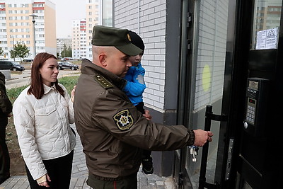 Военнослужащие Могилевского гарнизона получили арендное жилье