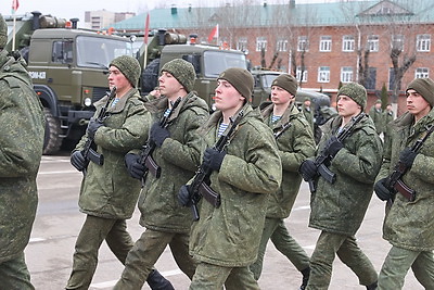 Новую военную технику передали витебским и брестским десантникам