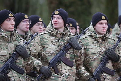 Военнослужащие нового пополнения внутренних войск МВД приняли присягу в Витебске