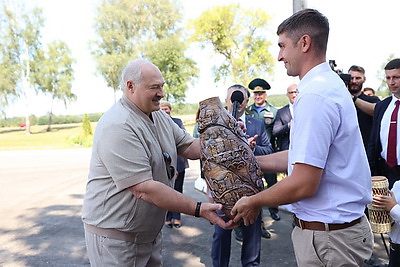 Лукашенко совершил рабочую поездку в Мозырский район