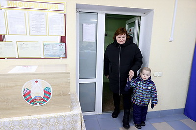 \"Первые выборы в жизни\". Недавно получившая белорусский паспорт украинка проголосовала в Витебске