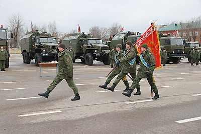 Новую военную технику передали витебским и брестским десантникам