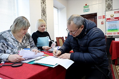Выборы-2024: в Орше на избирательных участках идет досрочное голосование
