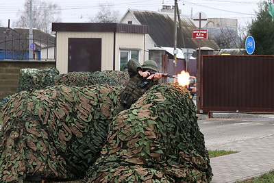 Четко и слаженно. Нападение условного противника на военный комиссариат отразили в Могилеве