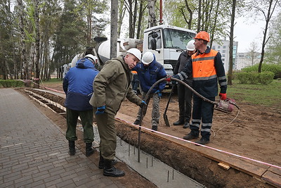 Более 310 тыс. жителей Гродненской области участвуют в субботнике на знаковых местах