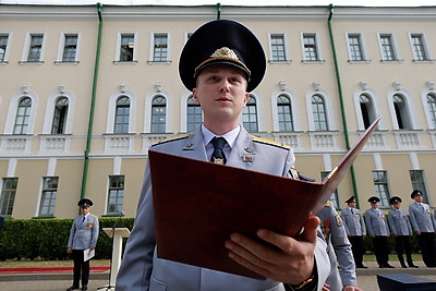 Молодые сотрудники СК приняли присягу в свой профессиональный праздник