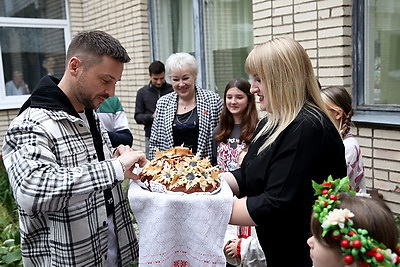 Сергей Лазарев пообщался с детьми социально-педагогического центра в Минске