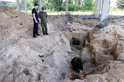 Место расстрела мирных жителей в годы ВОВ обнаружено на территории льнозавода в Речице