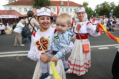 Красочное шествие представителей 35 национальностей прошло в Гродно